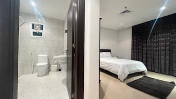 Executive Apartment | 2 bedrooms, soundproofing, iron/ironing board, free WiFi