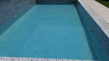 Piscine extérieure (ouverte en saison)