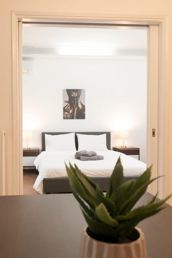 4 bedrooms, soundproofing, iron/ironing board, travel crib