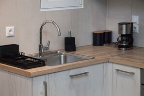 Private kitchen - Elegant Urban Escape Apt in Kolonaki (Athens)