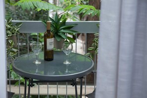 Terrace/patio - Elegant Urban Escape Apt in Kolonaki (Athens)