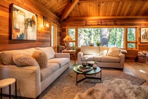 Smart TV, fireplace, ping pong, books - Tranquility Luxury Lodge w/ AC & Pool Access! (Dorrington)