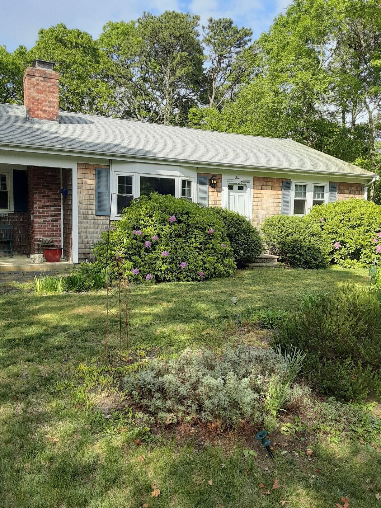 Centrally located 2 bedroom Ranch in Dennis