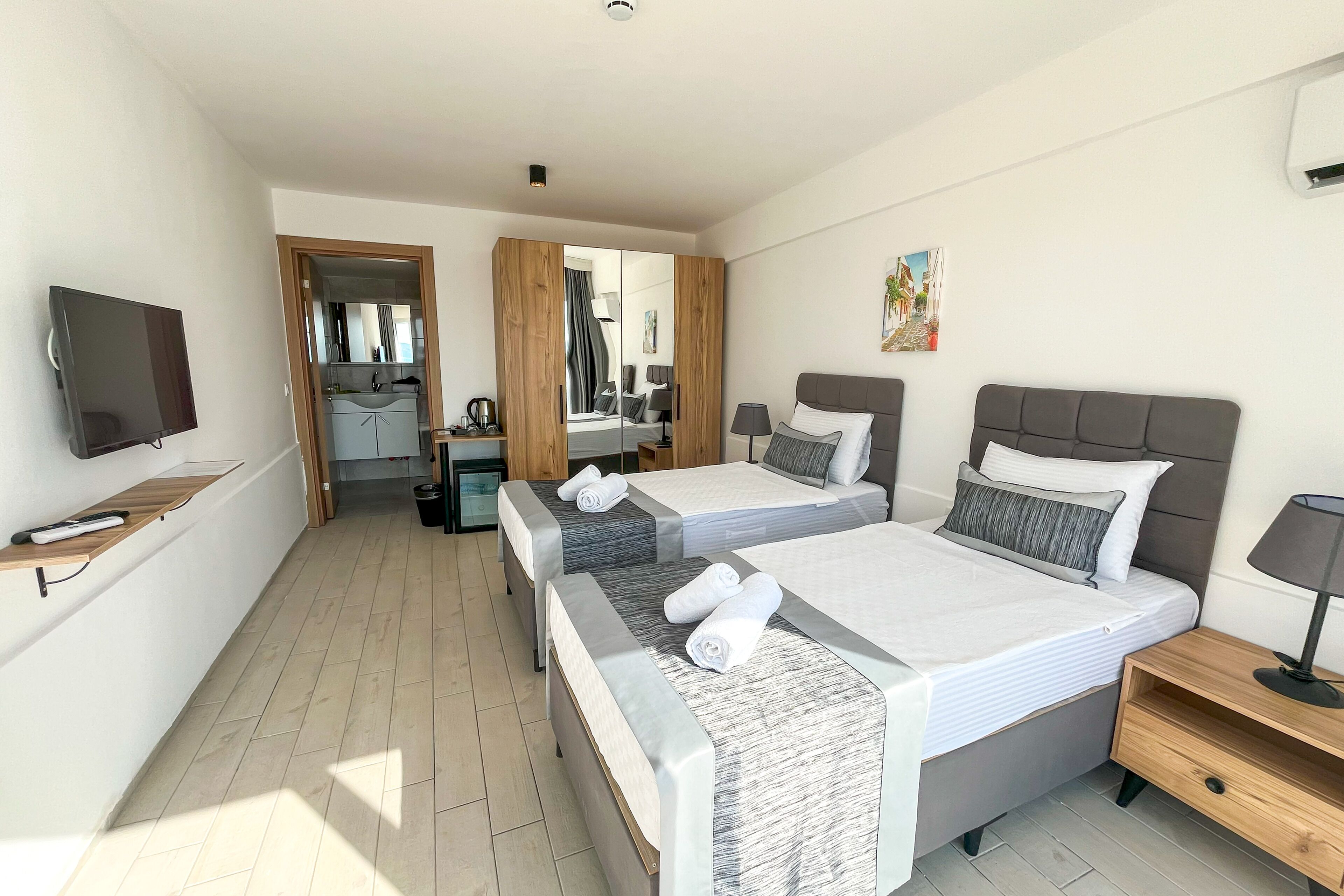 standard twin room | 1 bedroom, premium bedding, minibar, in-room safe