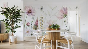 Dining - Little Beach Boutique Apartment A- Pet Friendly (Nelson Bay)