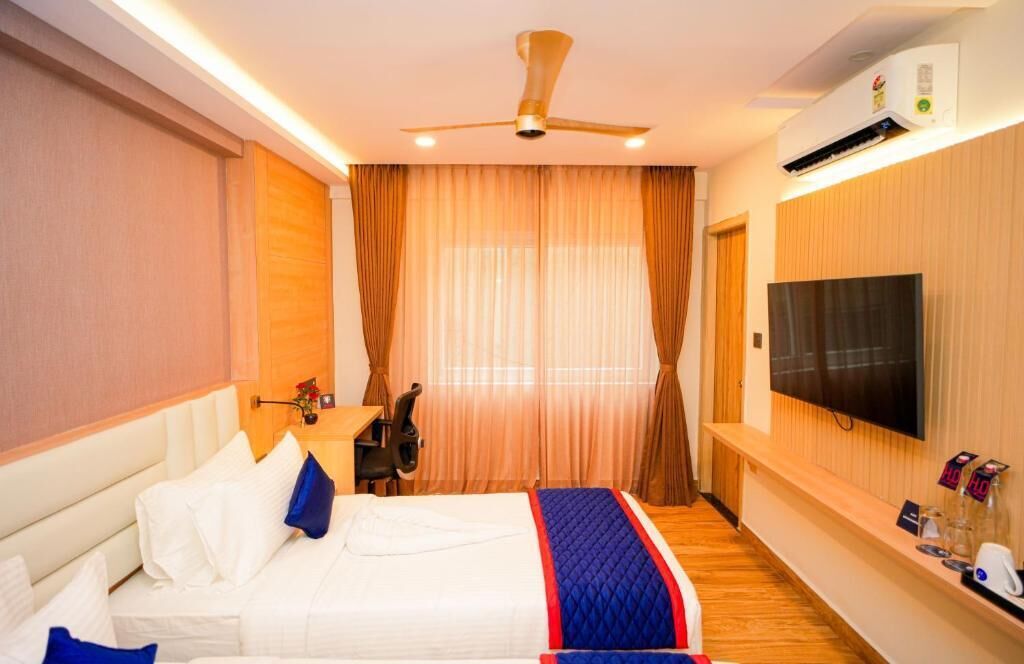Premium bedding, in-room safe, desk, iron/ironing board (on request)