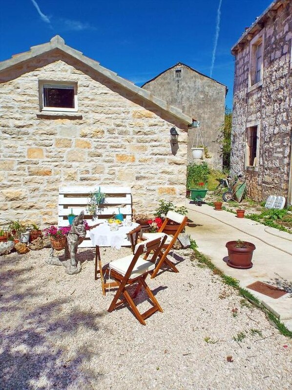 Studio (A2) | Terrace/patio