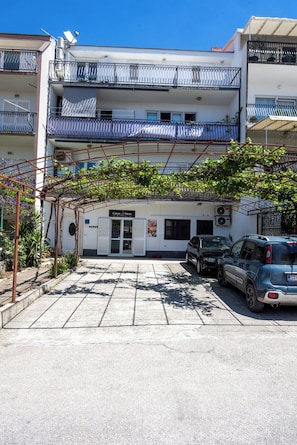 Building design - Apartments Julijana (Makarska)