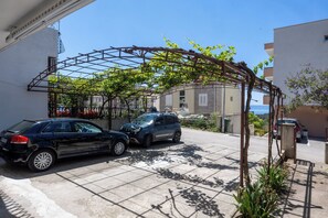 Property grounds - Apartments Julijana (Makarska)