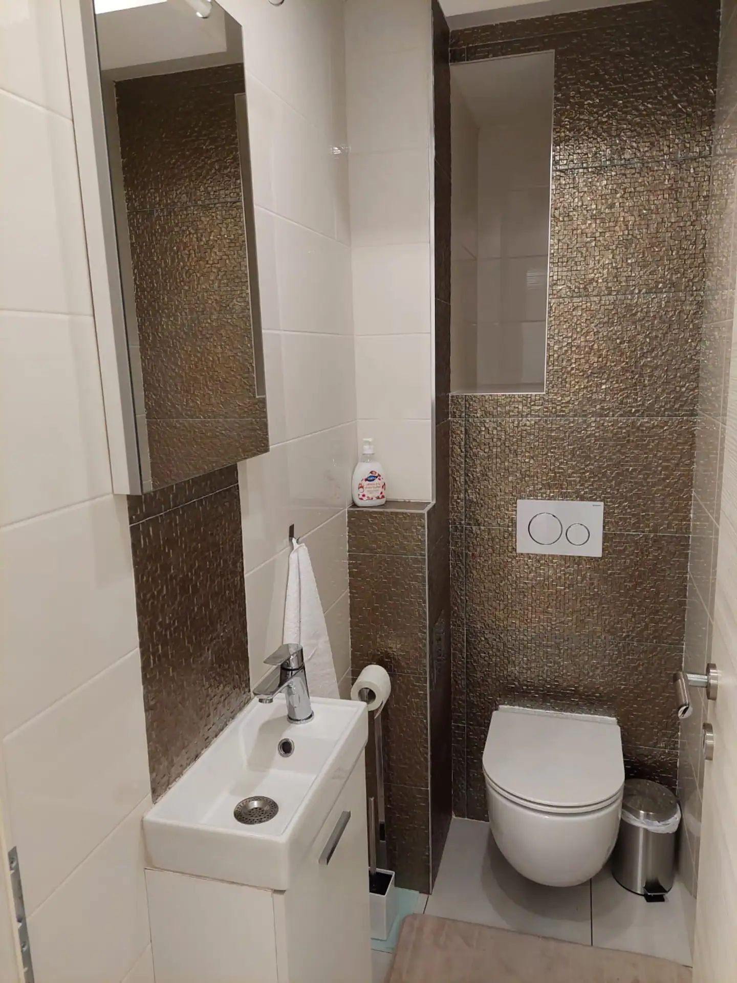 Bathroom | Shower, towels