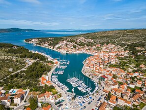 إطلالة على المدينة من المنشأة