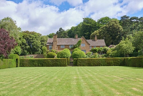 Drakestone House Manor With Breathtaking Cotswolds Views