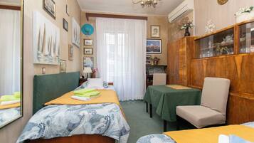 Apartment (A1) | Dining