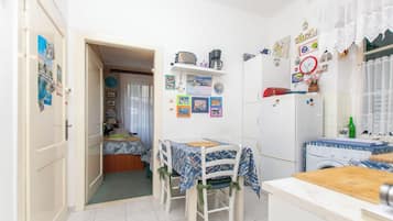Apartment (A1) | Dining