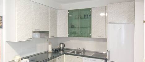 Leilighet (A1) | Eget kjøkken | Kjøleskap, ovn, kokeplater og oppvaskmaskin