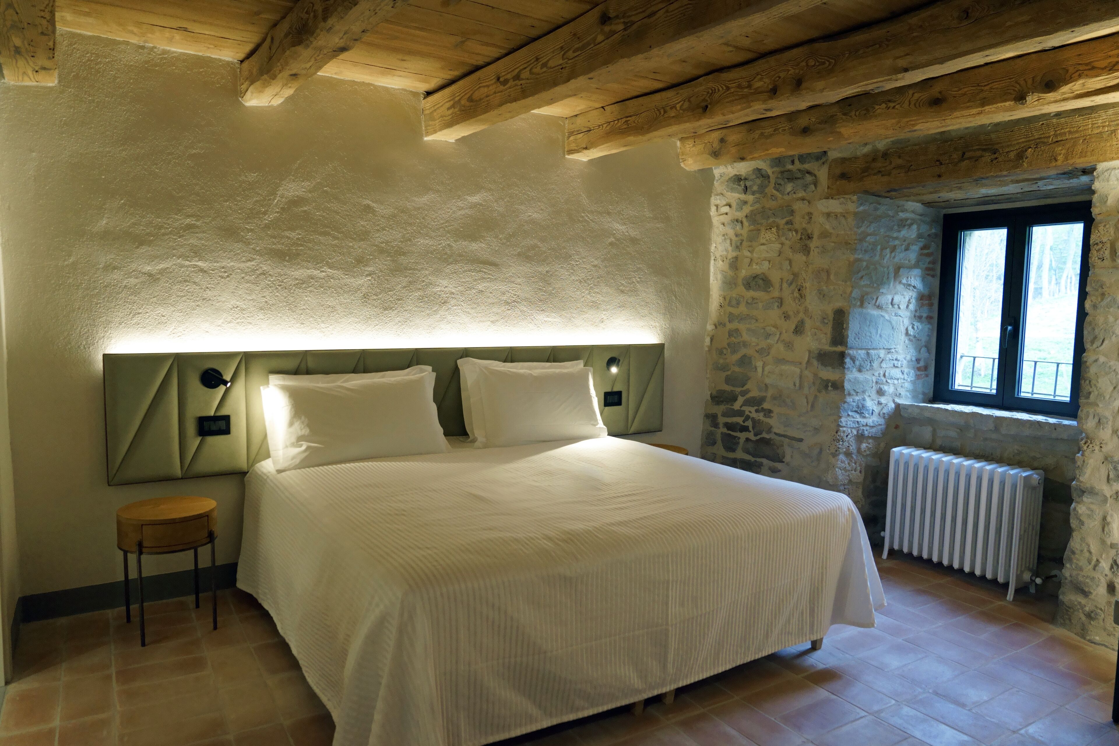 Deluxe Room | 1 bedroom, in-room safe, desk, free WiFi