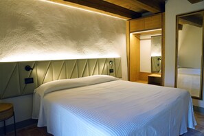 Deluxe Room | 1 bilik tidur, peti besi dalam bilik, meja, Wi-fi percuma 