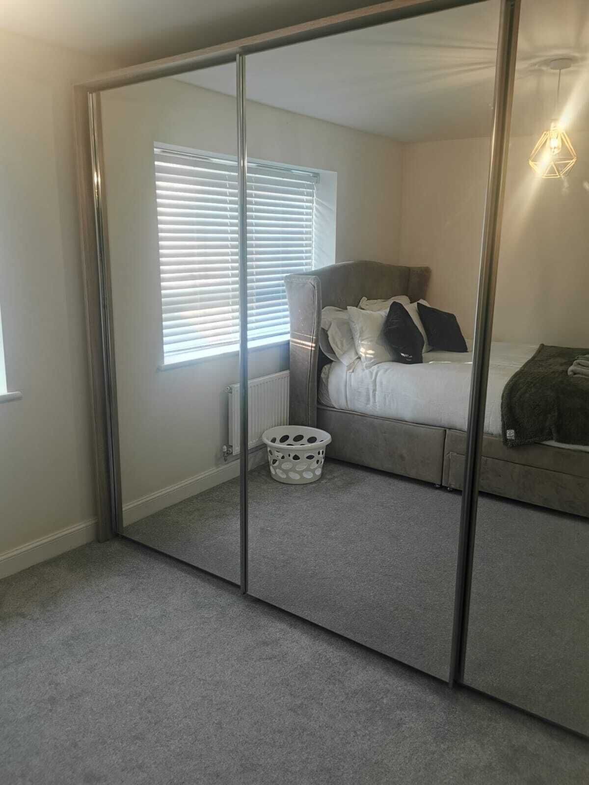 3 dormitorios, tabla de planchar con plancha, wifi gratis y ropa de cama