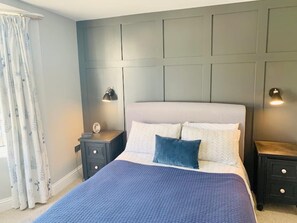 4 habitaciones, tabla de planchar con plancha, wifi y ropa de cama