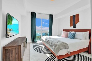 2 bedrooms, iron/ironing board, travel crib, WiFi - Stunning Bay Views 2 Bdrm Condo (Miami)