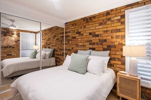 4 bedrooms, desk, iron/ironing board, travel crib