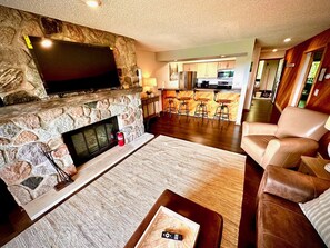 Interior - Very Private Updated 2Br Condo on the Summit. Walking distance to all the fun. (Bellaire)