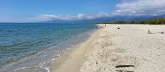 Apartment 2-4 pers - ground floor 48m2 + terrace 38m2 near sea and mountains