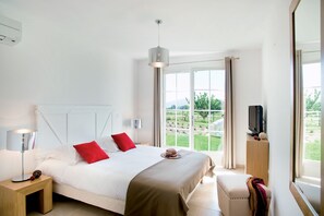 Yksilöllisesti kalustettu, silitysrauta/-lauta, vauvansängyt