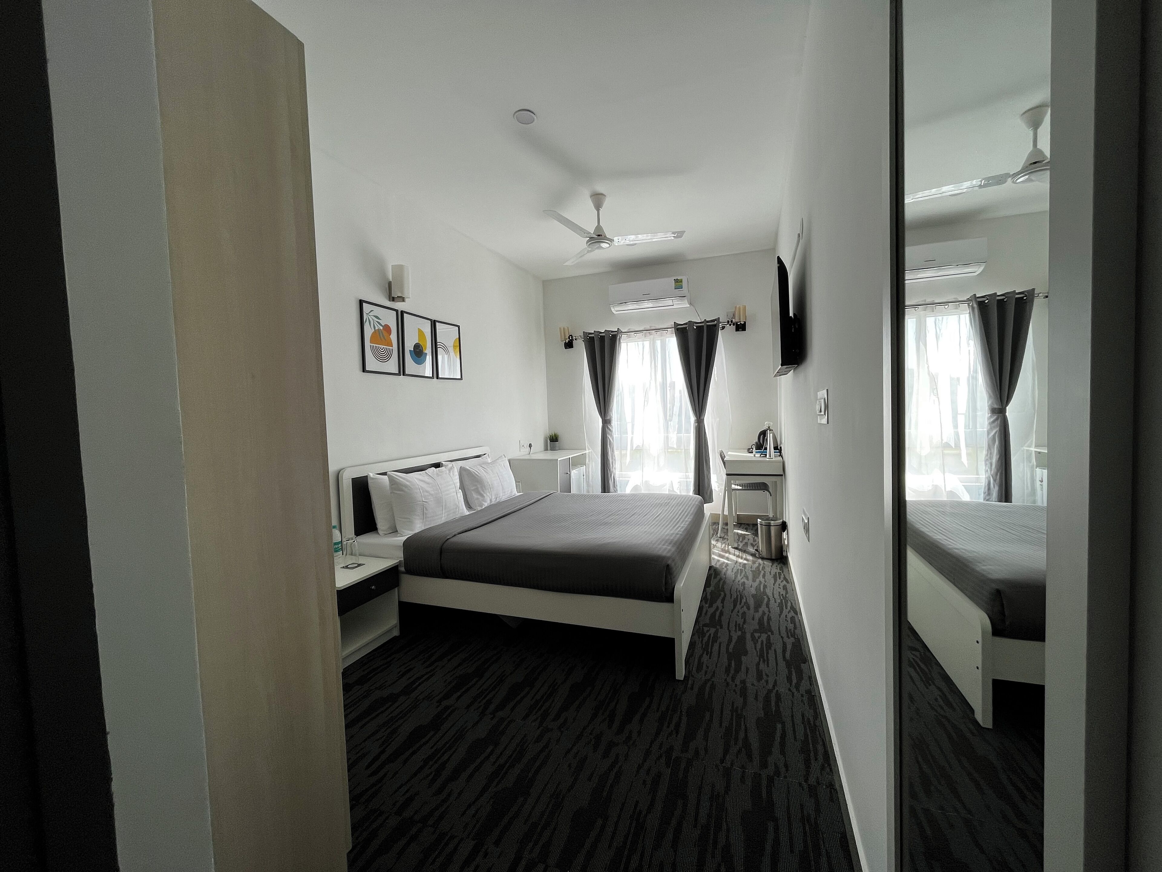 Habitación Deluxe, 1 cama matrimonial | 1 habitación, tabla de planchar con plancha y wifi gratis 