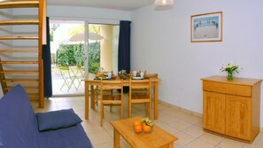 40-inch flat-screen TV with digital channels, TV - Lagrange Vacances-Les Hameaux de L'Ocean (Carcans)