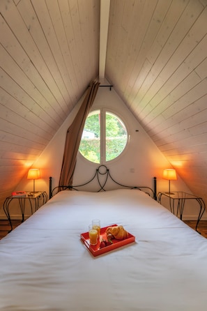 Fer et planche à repasser, lits bébé (en supplément)