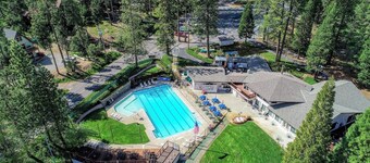 The Hideaway- Blue Lake Springs