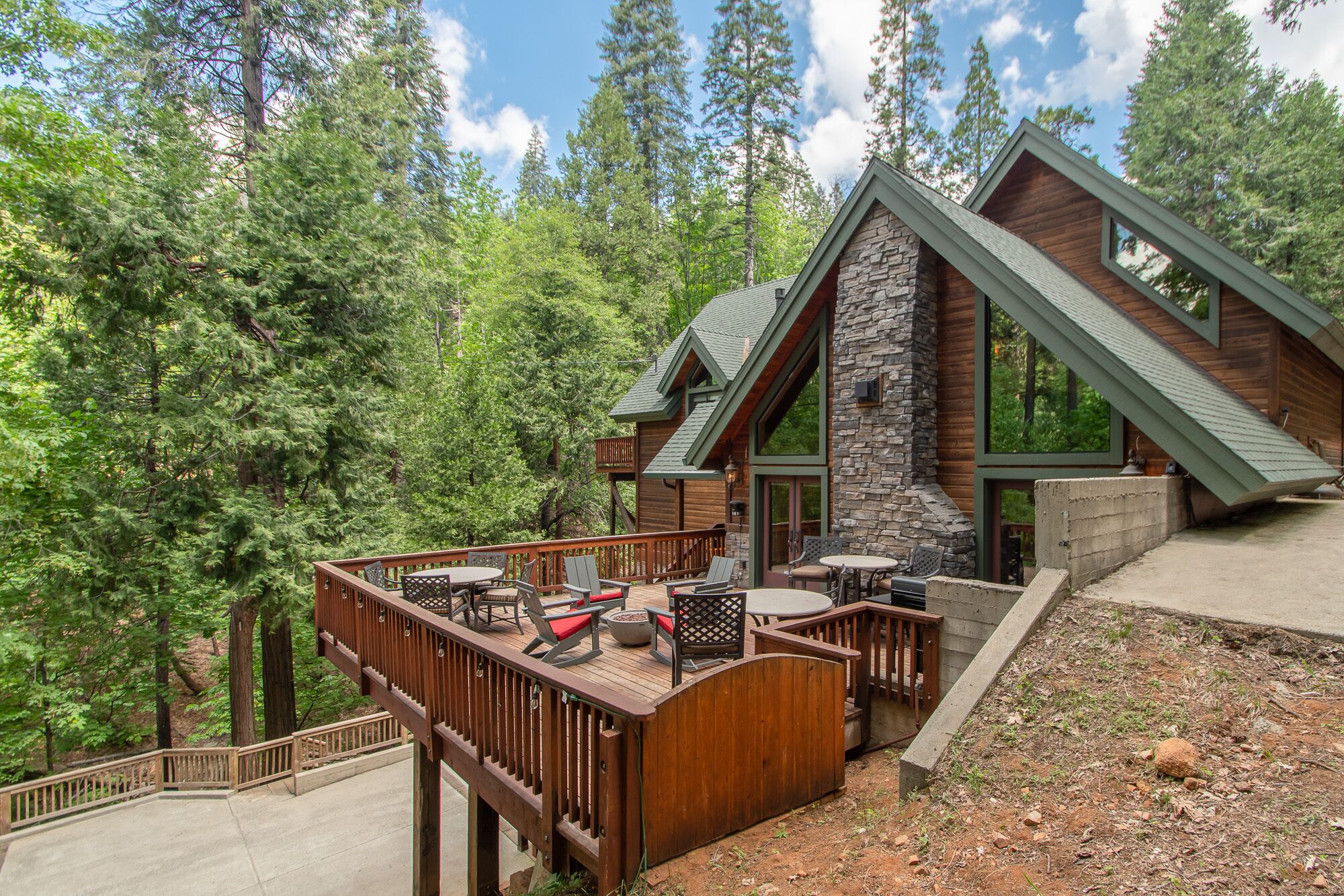 The Hideaway- Blue Lake Springs
