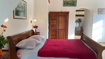 2 chambres, fer et planche à repasser, Wi-Fi gratuit, draps fournis