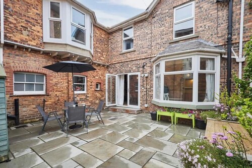 Host & Stay | The Courtyard at No.47