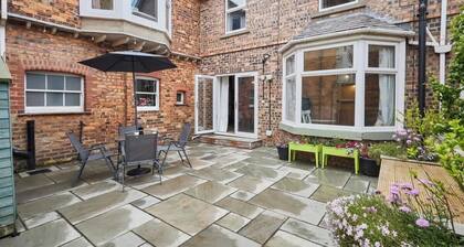 Host & Stay | The Courtyard at No.47