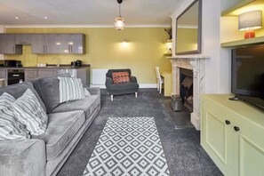 Tv, bøger, kontorer