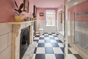 Dusche, Haartrockner, Handtücher, Shampoo