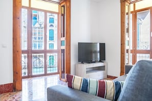 Apartment, 1 Bedroom (Balcony) | Living area | 42-inch LCD TV with cable channels - Can Boss Turismo de Interior  (Palma de Mallorca)
