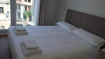 Deluxe Apartment | Free WiFi, bed sheets