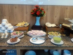 Free daily buffet breakfast