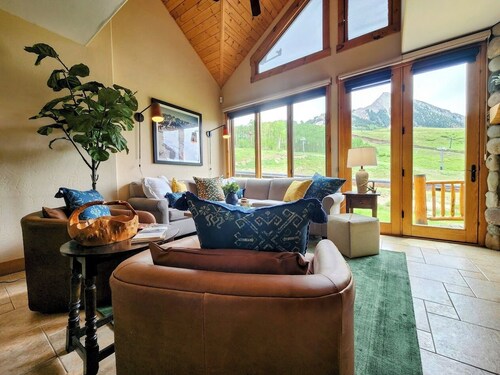 Luxury SKI IN/SKI OUT! Ski Locker, Close to West Wall Lift