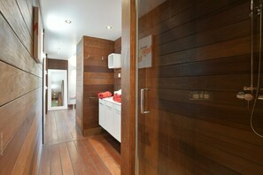 Douche, serviettes fournies