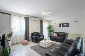 TV, table football, ping pong - Villa Božac in Cukrići - Haus für 6 Personen (Svetvinčenat)