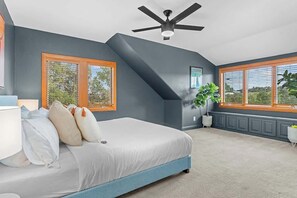 8 bedrooms, iron/ironing board, free WiFi, bed sheets