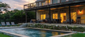 The Point-Hill Country Views-Pool+Hot Tub