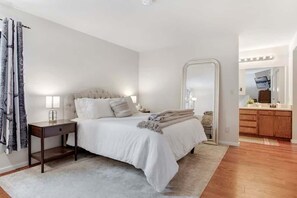 3 bedrooms, iron/ironing board, WiFi, bed sheets - Spacious | High Ceilings | 4 Min to Beaver Creek (Avon)