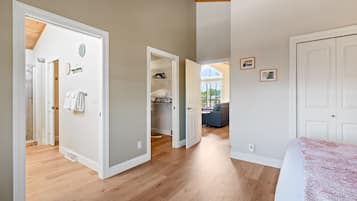 1 多间卧室、熨斗/熨衣板、免费 WiFi、床单