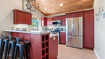 微波炉、烤箱、炉灶、洗碗机