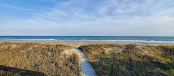 Rum Pineapple Club, Oceanside House in Emerald Isle, NC!